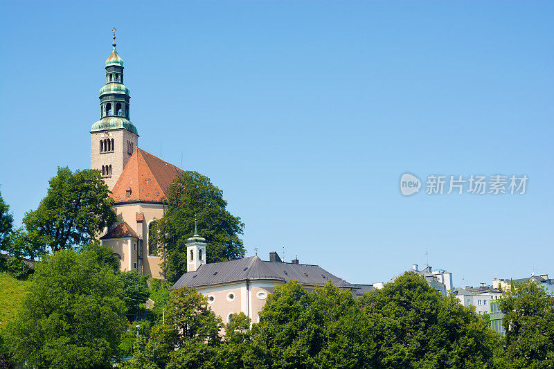 奥地利萨尔茨堡的Pfarrkirche Mulln